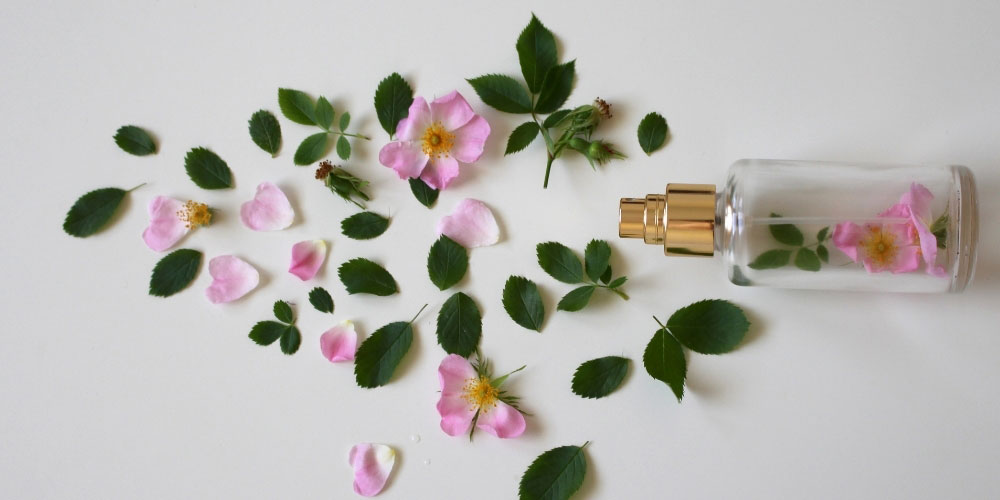 Parfüm nyárra - hogyan válasszuk ki a megfelelő illatot?